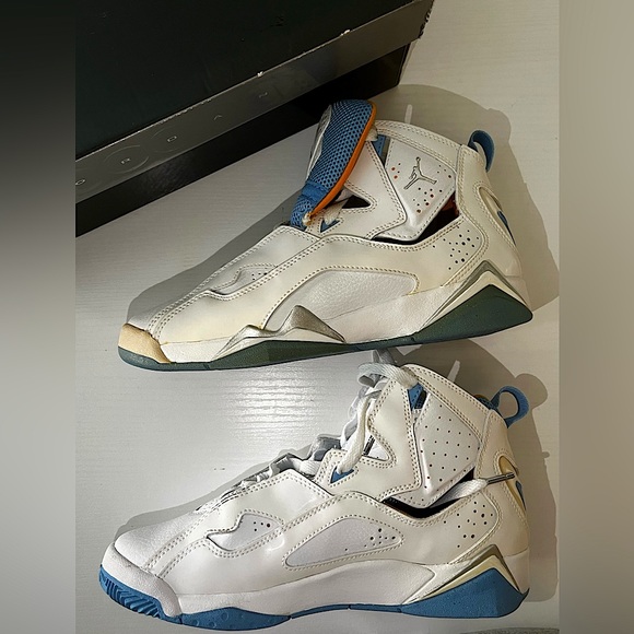 Jordan True Flight (GS) Sneakers white blue 6Y - Picture 8 of 11